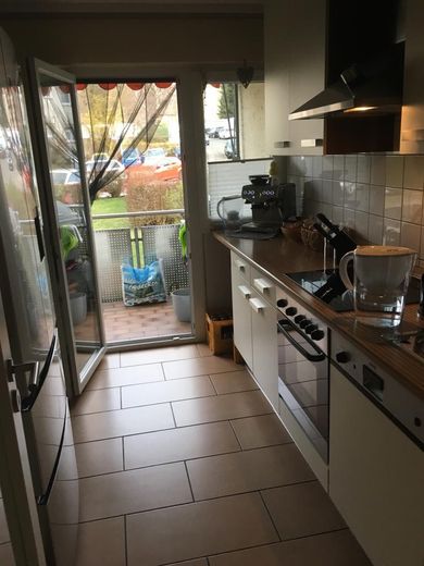 Wohnung 2,5 Zimmer – Küche-Blick v. Flur