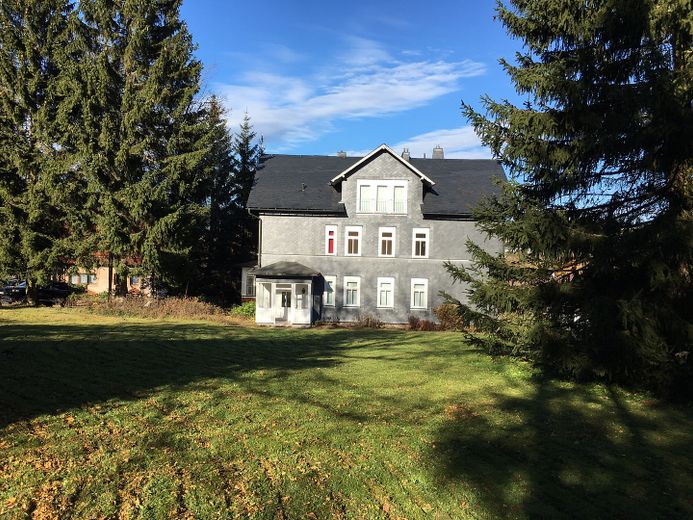 Schmiedefeld - 3-Raum-Whg in Landhausvilla - Wo andere Urlaub machen – Hausansicht vom Garten