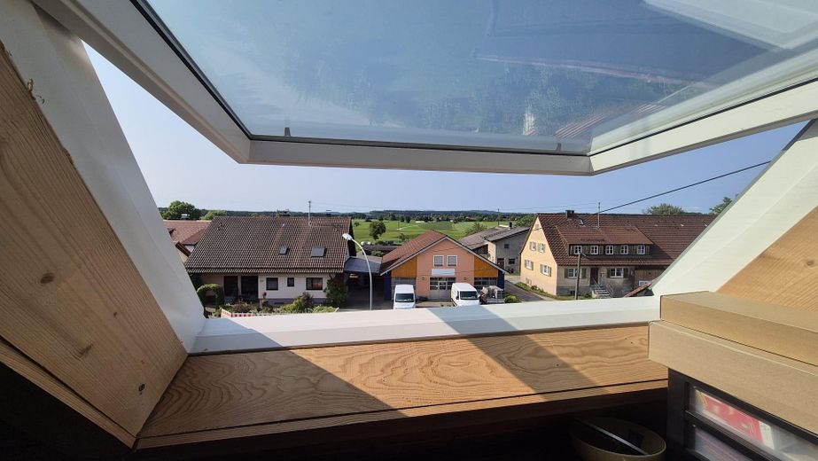 Ruhig gelegenes Einfamilien- / Zweifamilienwohnhaus mit sonnigem Garten – Blick von DG