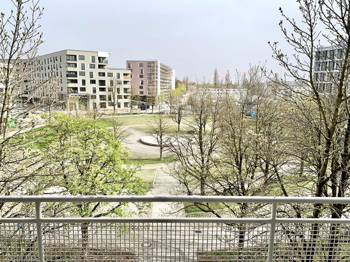 Top modernisierte, gut vermietete 4-Zimmer-Wohnung mit großem Balkon und Parkplatz – Blick vom Balkon