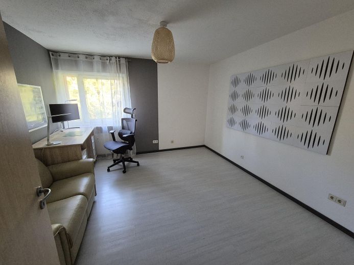 Königstein. Atractivo piso de 4 habitaciones a poca distancia a pie del centro de la ciudad – Zimmer/Büro