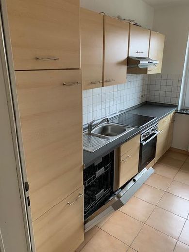 Luminoso piso de 3 habitaciones con cocina equipada, balcón y plaza de aparcamiento – Foto 3