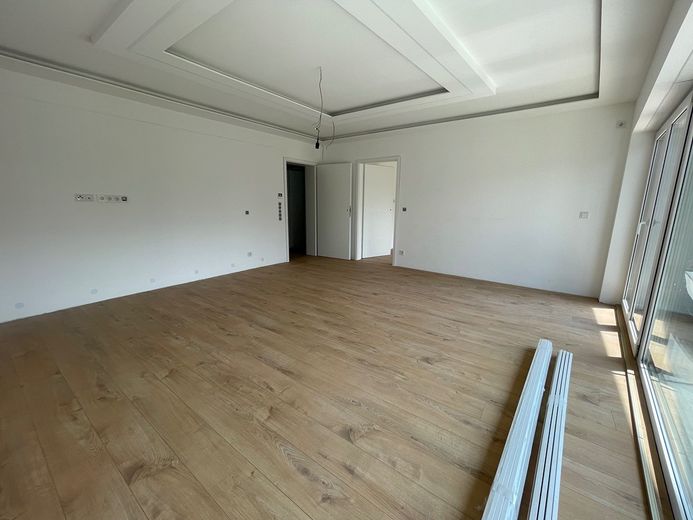 Atractiva casa adosada de esquina, clase energética A, vivienda multigeneracional con gran jardín y 2 garajes – Foto 11