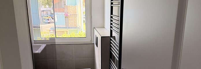 Prima occupazione dopo ristrutturazione completa! Appartamento da sogno con 3 locali disponibile dal 15.09. (Detmold)