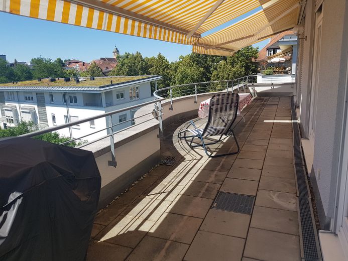 بنتهاوس 6 غرف بتجهيزات عالية الجودة، مركزي + هادئ + مشرق - D-72622 Nürtingen – großzügiger Balkon II