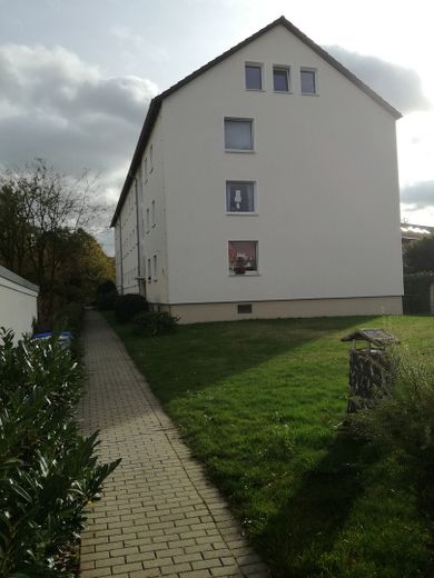 Hermoso y tranquilo piso de 3 habitaciones con balcón en Afferde – Hausansicht