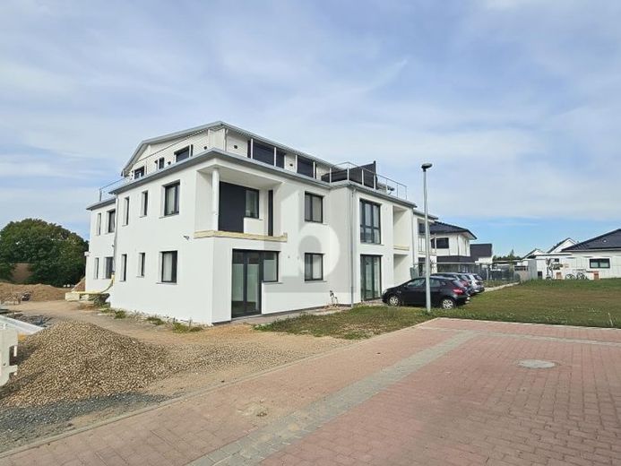 BARRIEREFREI UND ENERGIEEFFIZIENT WOHNEN – Foto 1