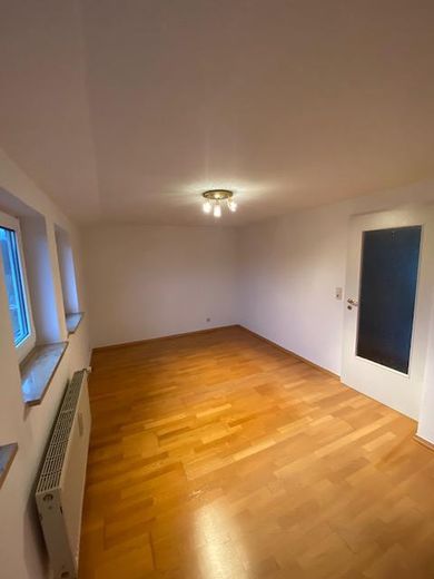 Bad Elster, 2-Raum Wohnung in zentraler, ruhiger Lage in Sachsens traditionsreichstem Staatsbad – Wohnzimmer