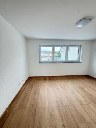 NEUBAU!ERSTBEZUG! 3-Zimmer-Wohnung offene Küche im 1. Obergeschoss – Foto 7