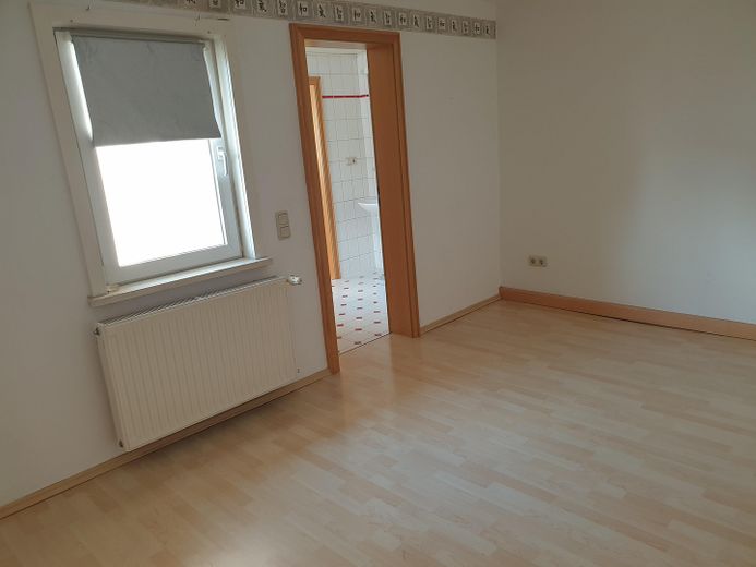 Detached house with development potential (no broker) – Schlafzimmer OG