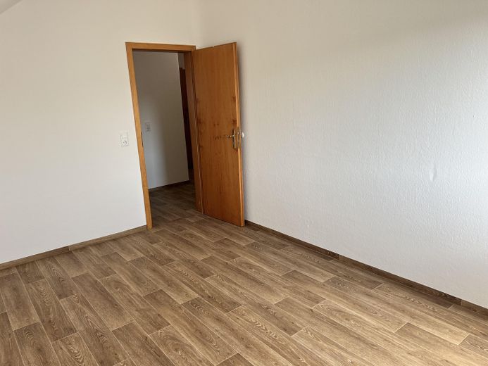 🌿 Renovierte Doppelhaushälfte mit grossem Garten und Garage in Linthe bei Berlin/ Potsdam – Schlafzimmer