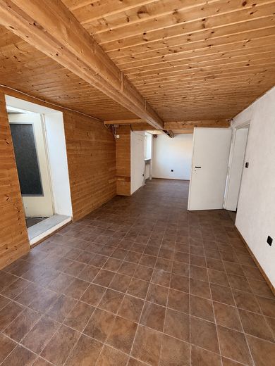 Bungalow indipendente su 669 m² · posizione ai margini del ruscello e dei campi · potenziale eccezionale! – Kellerraum UG ist
