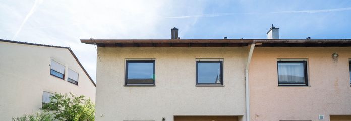 Großzügiges Reiheneckhaus mit Fernwärmeanschluss PROVISIONSFREI – Vorderseite