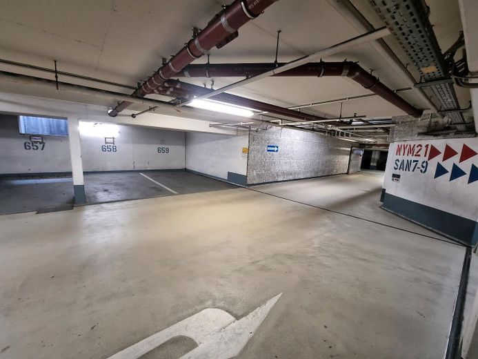 Maxvorstadt: Ruhige 1-Zimmer-Gartenwohnung in Toplage – nur 3 Min. zur U-Bahn! – Tiefgarage