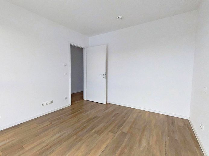 **AİLE BONUSU - Taşının ve hediyeler kazanın** Çatı teraslı ve hazır mutfaklı geniş 4 odalı yeni daire – Ansicht II: Schlafzimmer III
