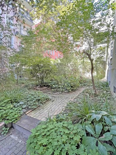 Seltene Gelegenheit am Zionskirchplatz: Kernsaniert & provisionsfrei – Gartenbereich Innenhof