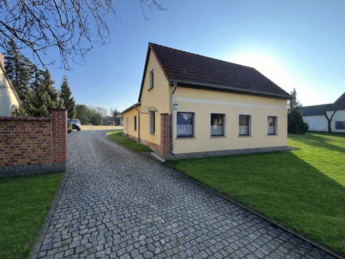 Ein Zuhause mit Freiraum – großzügiges Einfamilienhaus mit Hobbyraum auf 6.032 m² Grundstück – Foto 1