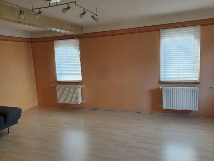Detached house with development potential (no broker) – Wohnzimmer OG