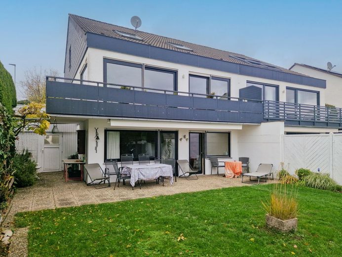 Familientraum mit Weitblick, Ruhe, TOP-Anbindung und ganz viel Platz! Seltenes Angebot! Nähe ZDF! – Hausansicht Garten