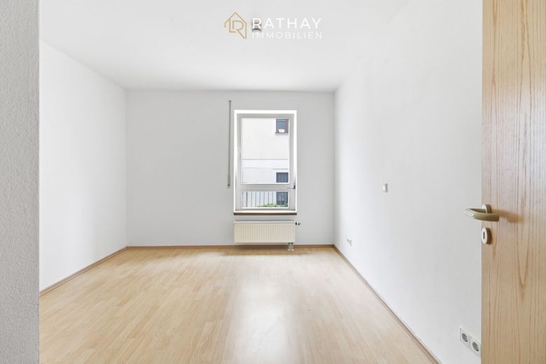 Charmante 2-Zimmer-Stadtwohnung in Regensburg-Steinweg - innenstadtnah, hell und mit TG-Stellplatz – Schlafzimmer