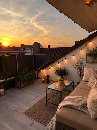 ☀️ Affascinante appartamento mansardato di 3,5 locali con loggia sopra Norimberga ☀️ – Loggia Westen