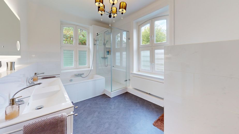 Möbliertes Haus 154 m² | 5,5 Zi | Garten | nahe Nienstedten | Wohnen auf Zeit 3–33 Monate – Vollbad 1.OG