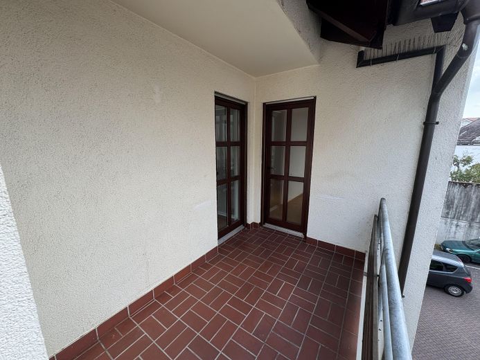 Appartement 2 pièces situé au centre – Balkon