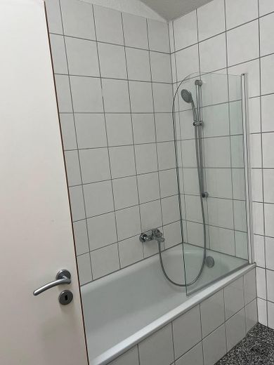 Gemütliche 2-Zimmer-Penthouse-Wohnung mit Balkon und Einbauküche in Wehr – Foto 5
