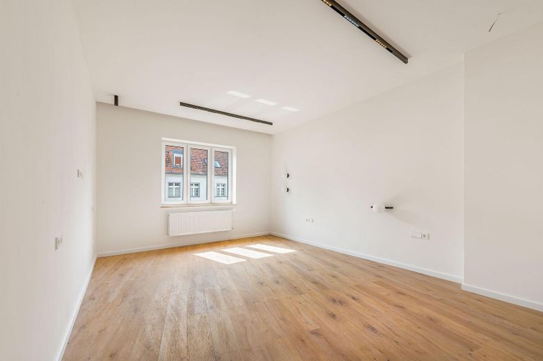 bezugsfertig mit Einbauküche 2-Zimmer-Wohnung –provisionsfrei – schlafen