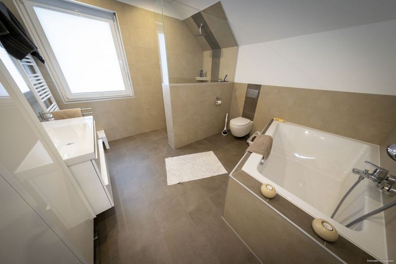 Badezimmer DG