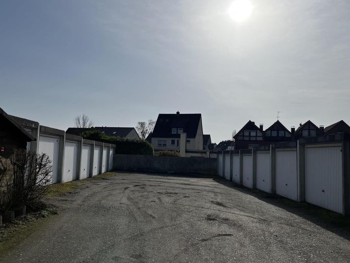 Herten’de sundurmalı ve garajlı, bakımlı 2 odalı çatı katı dairesi – Garagenhof