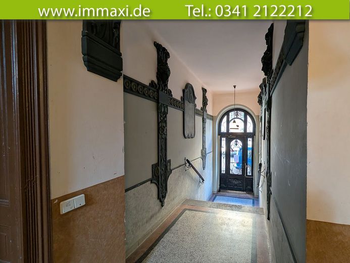 CONNEWITZ + 3-RAUM WOHNUNG HOCHPARTERRE + VERMIETET – Treppenhaus