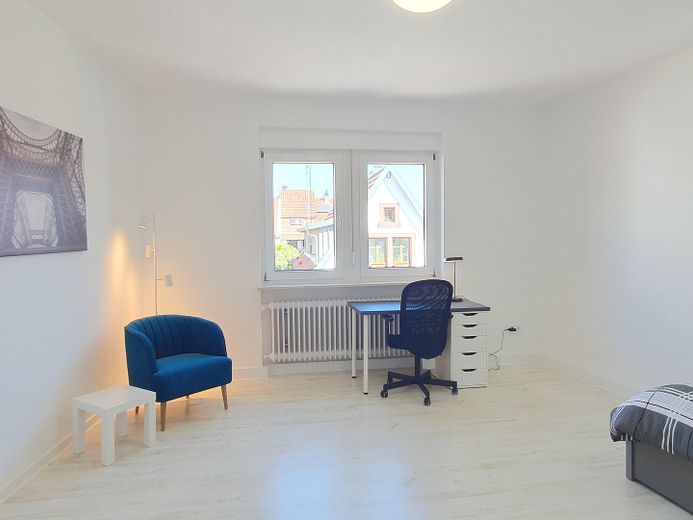 2 banyolu rüya gibi döşenmiş 6 odalı daire (paylaşımlı yaşam için uygun) – Großes Zimmer
