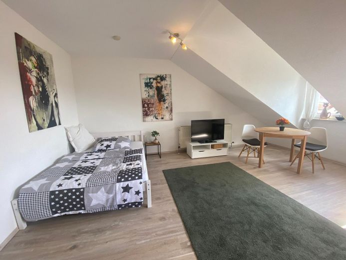 Möblierte 1-Zimmer Wohnung in Speyer Süd – Wohn/Schlafraum