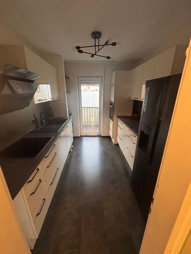 Bonito apartamento de 3 habitaciones con balcón! – Foto 12