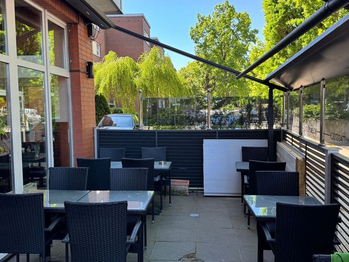 Türkisches Holzkohle Restaurant mit Ausbaumöglichkeiten  in Hamburg Jenfeld – Terrasse