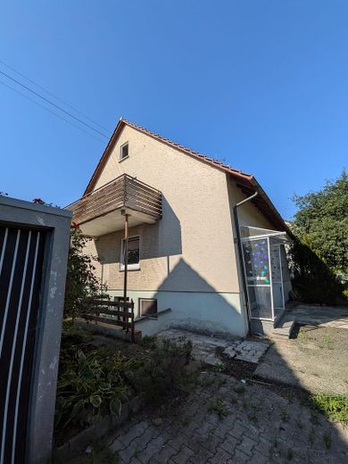 Sanierungsbedürftiges 2-Familienhaus in ruhiger Lage mit großem Garten – Foto 11
