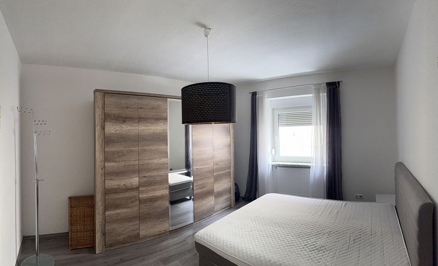 Möblierte 2-Zimmer-Wohnung in zentraler Lage von Schweinfurt – Schlafzimmer