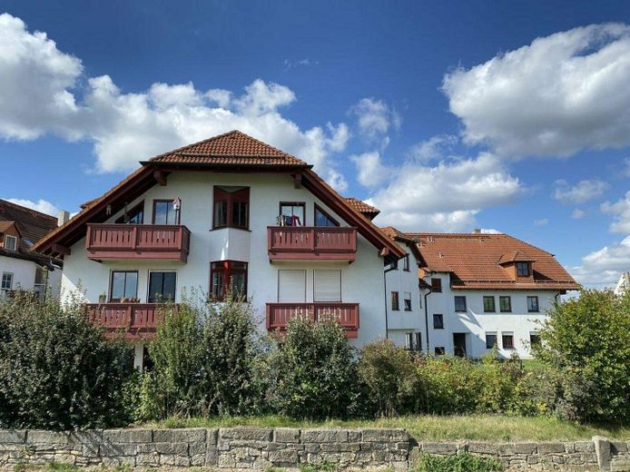 4 Zi., 3 Balkone, 2 Bäder inkl. TG-Stellplatz mit Fernblick, provisionsfrei – Ansicht