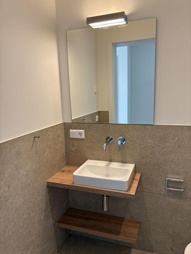 Exklusive 2-Zimmer-Neubauwohnung mit Balkon – Gäste-WC