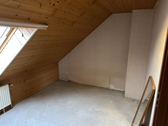 Großzügiges Reihenmittelhaus mit Kaminoption, Garage, Keller & Glasfaser in Kiel-Russee – DG kleines Zimmer 2