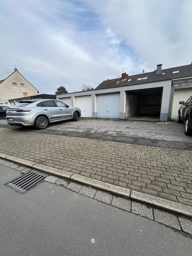 2 Garagen optional 