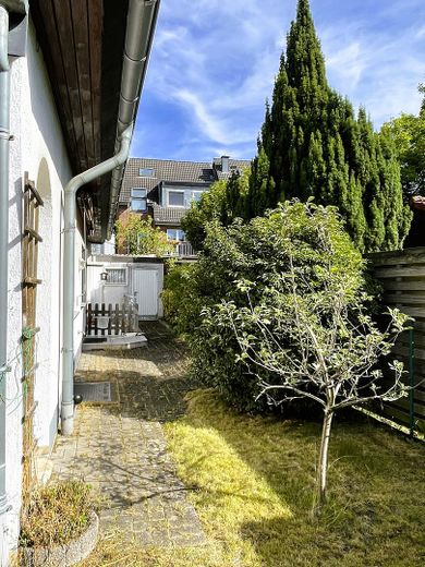 Gartenzugang zur Garage