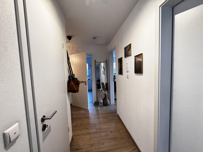 Flur (Blick vom Wohnzimmer)