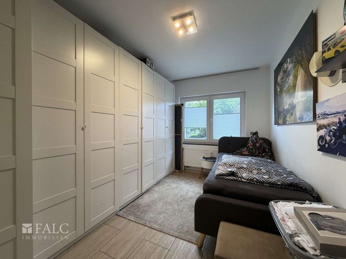 Helle Etagenwohnung mit Balkon und Tageslichtbad – Kinderzimmer