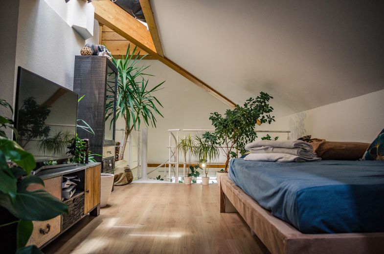 well-located maisonette condominium apartment with underground parking, only 200m to Wiesengrund! – Galerie 1