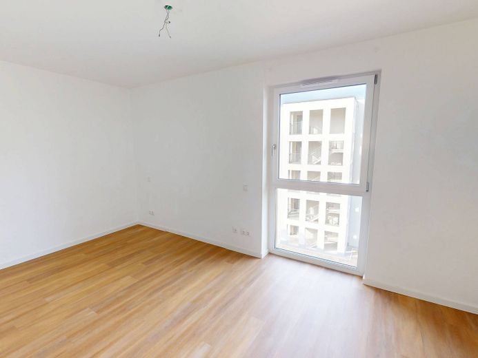 Oasi di benessere inondata di luce di 83 m²: moderno appartamento di 3 locali con balcone a Villingen – Ansicht I: Schlafzimmer I