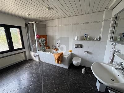 LEBEN UND WOHNEN IM EIGENEN IDYLL – 1786470230_7c9670.jpg