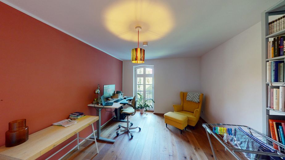 Modernes Reihenhaus im kernsanierten Hofensemble mit Wärmepumpe und langfristigem Mietverhältnis – Arbeitszimmer