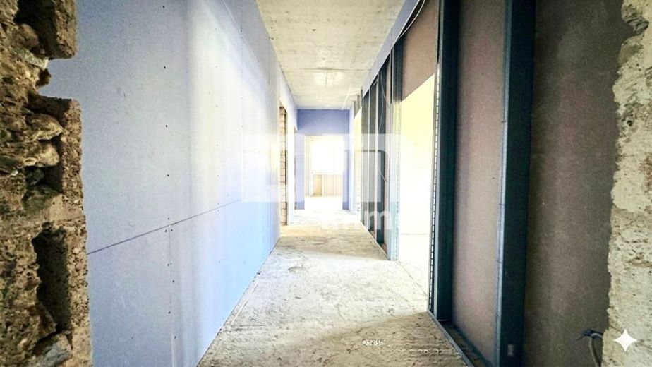 (R)eserviert!Teilsaniertes 1 - 2 Familienhaus + Fertige Projektierung auf großem Grundstück – EG Flur / Diele teilsaniert
